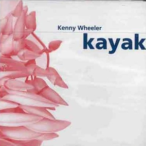 美女光着下体扒开内裤
