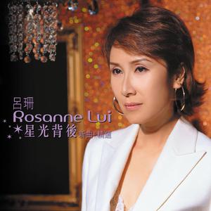 美女光着下体扒开内裤
